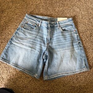 Low Rise Baggy Shorts
